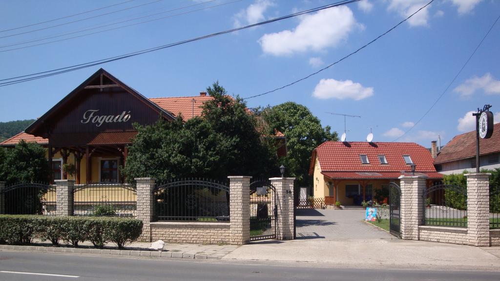 Szent Istvan Fogado Hotel Nagymaros Buitenkant foto