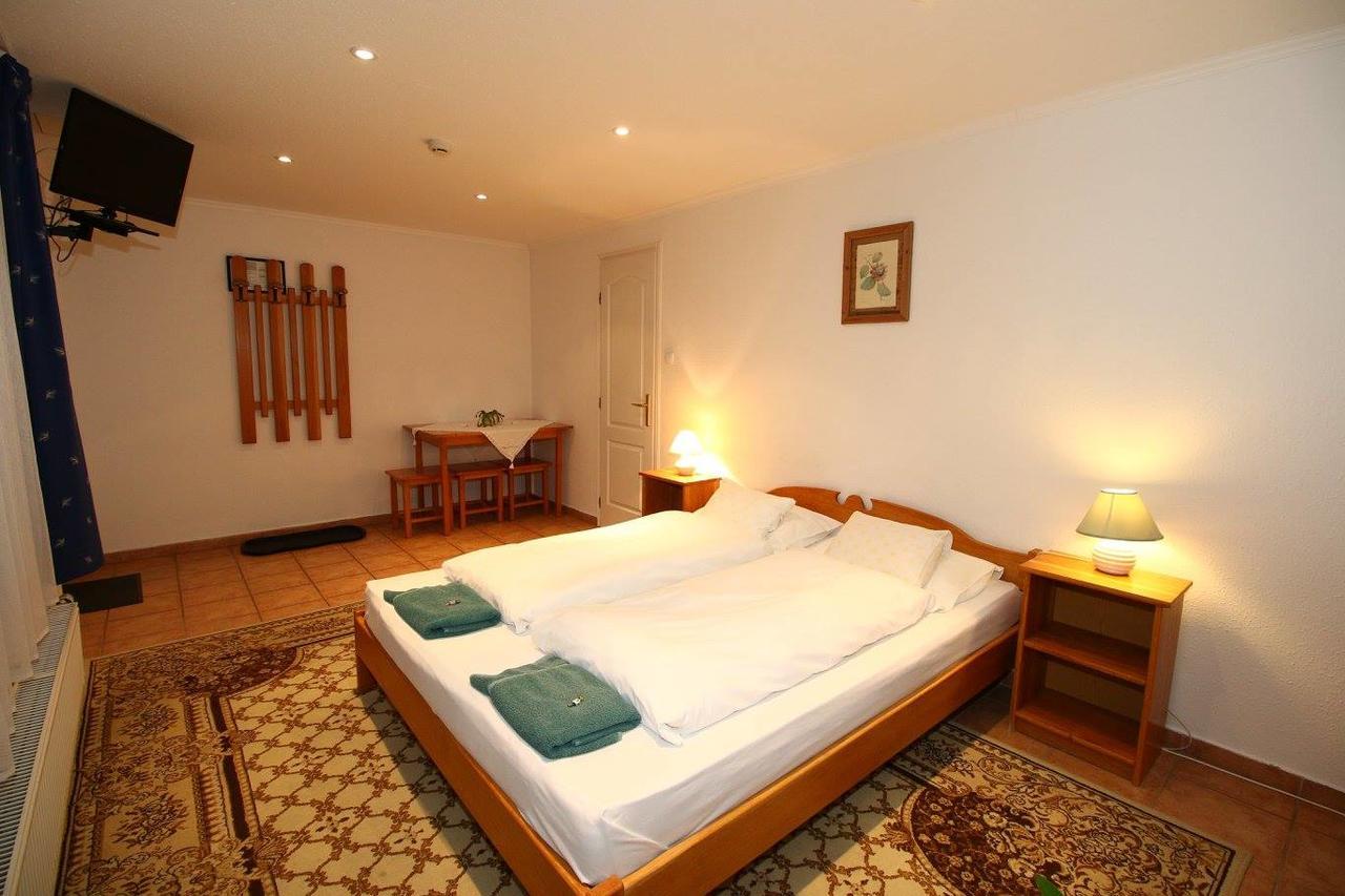 Szent Istvan Fogado Hotel Nagymaros Buitenkant foto