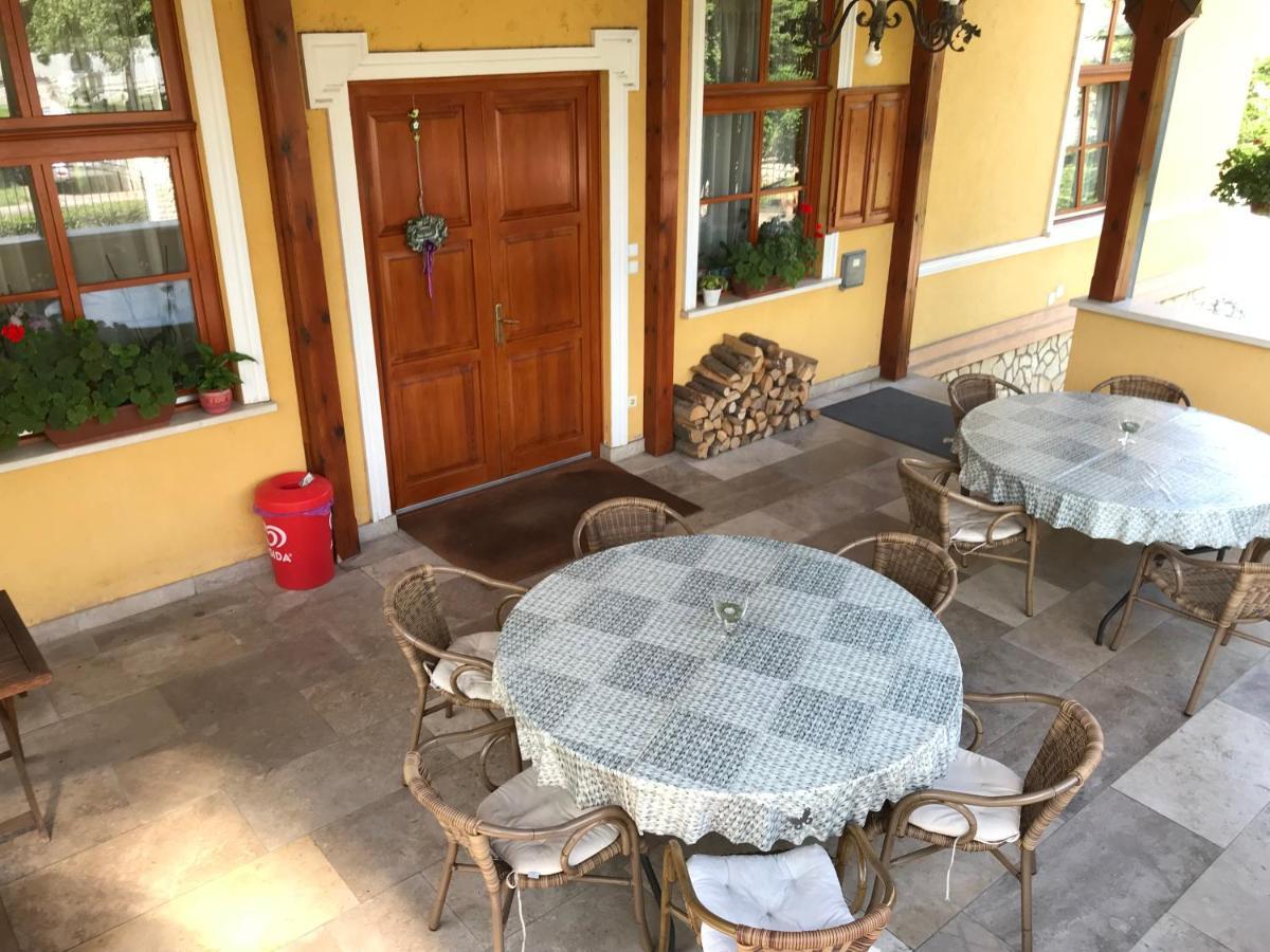 Szent Istvan Fogado Hotel Nagymaros Buitenkant foto